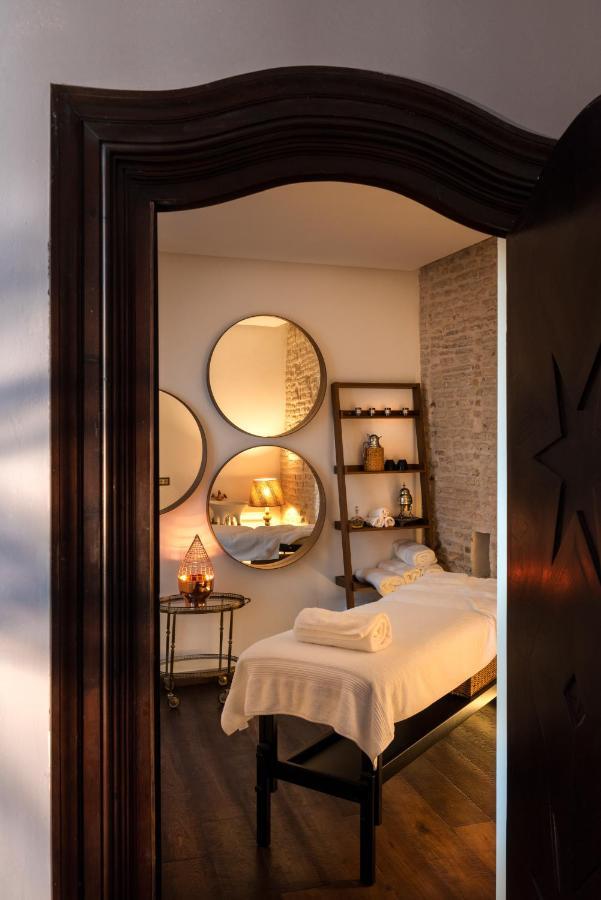 Pajaro Rebelde Bed & Breakfast Sevilla Eksteriør bilde
