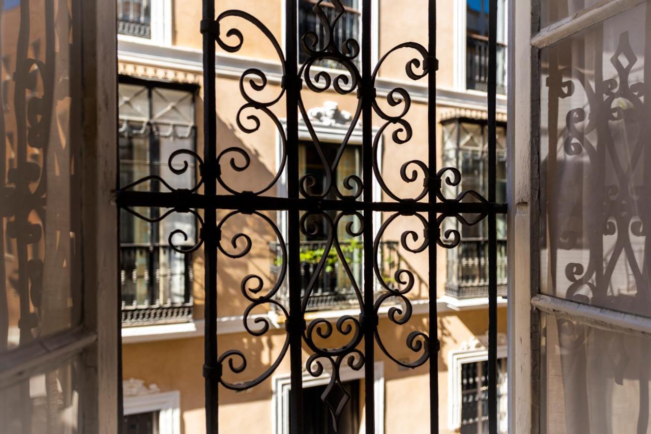 Pajaro Rebelde Bed & Breakfast Sevilla Eksteriør bilde