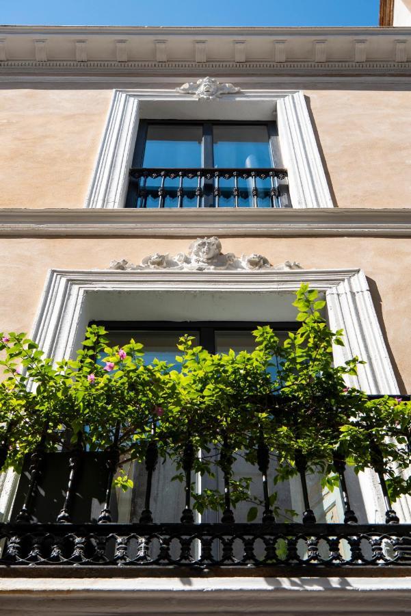 Pajaro Rebelde Bed & Breakfast Sevilla Eksteriør bilde